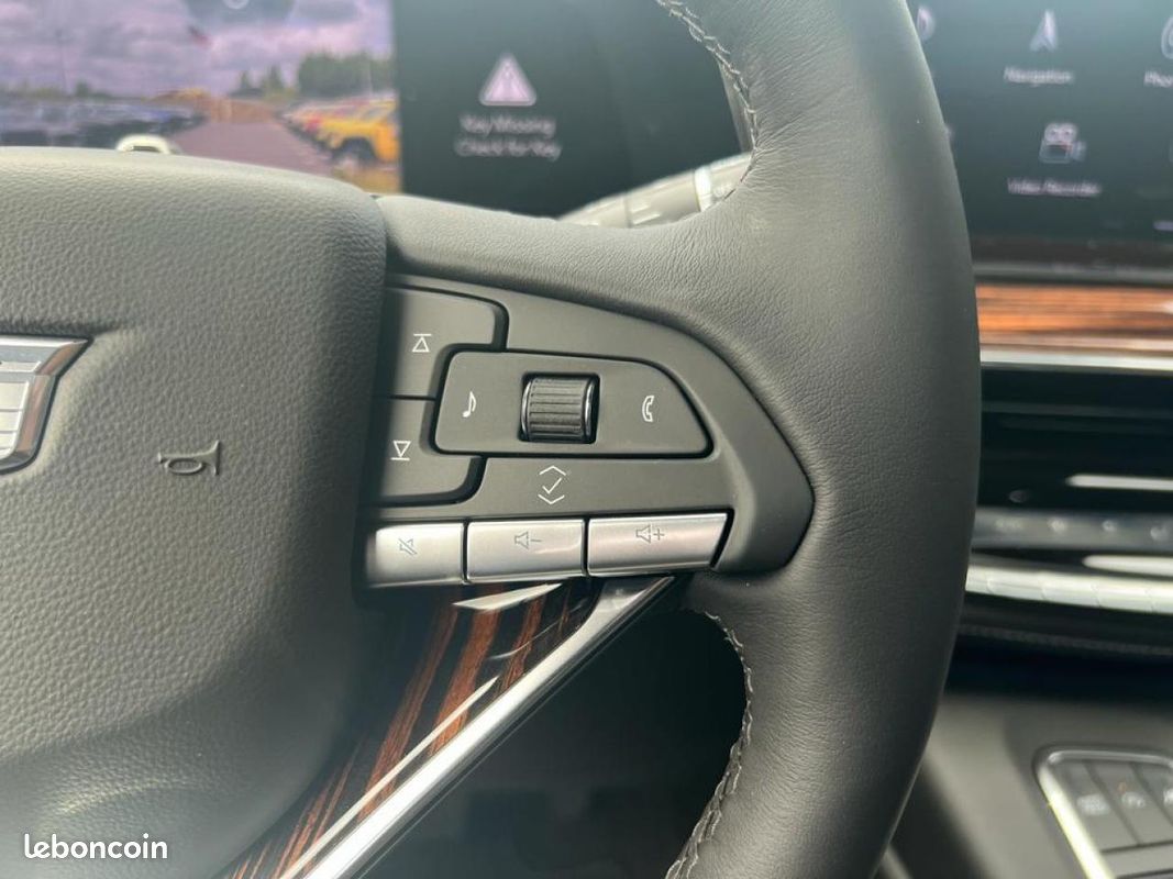 CADILLAC ESCALADE ESV Premium Luxury V8 6.2L (image 13)