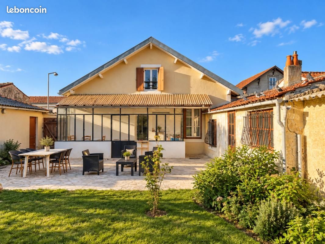 Maison 5 pièces 106 m² · à Saintes · 106 m² · 228 975 €
