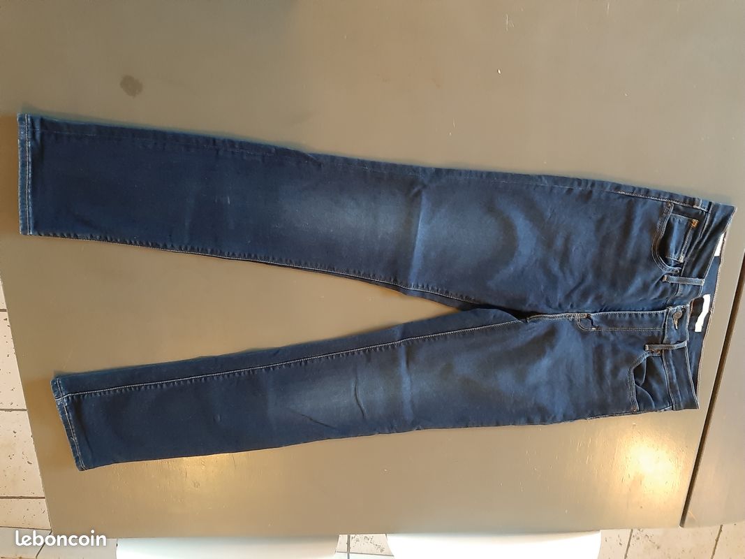 Vend jean levis (image 1)