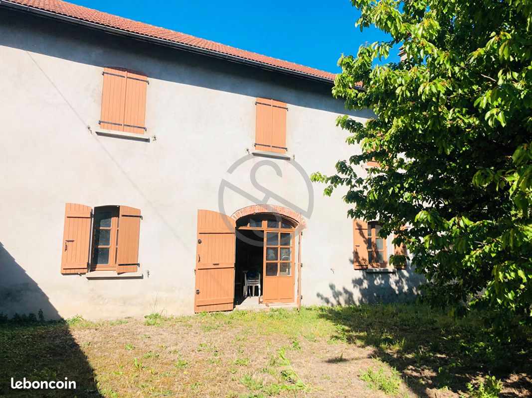 Maison 2 pièces 160 m² · à Beaurepaire · 160 m² · 117 150 €