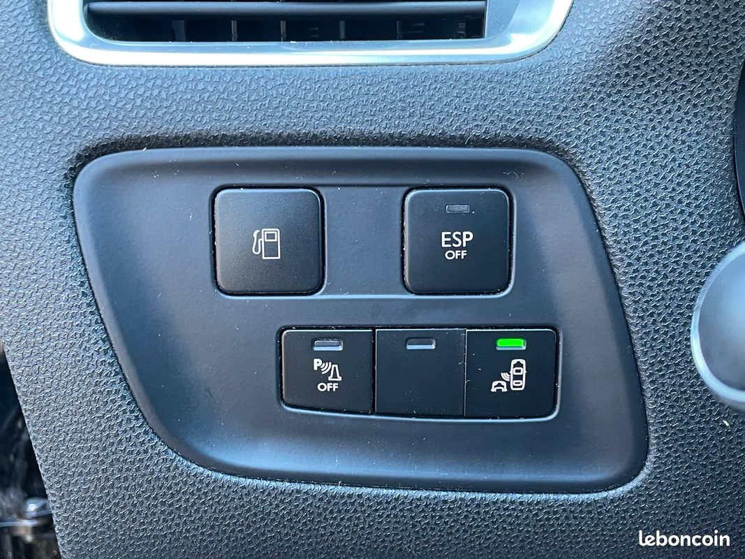 CITROËN DS4 1.6 THP 200 ch SPORT CHIC / SIEGES ELEC. CHAUFFANTS A MEMOIRE / RADARS AV/AR (image 19)