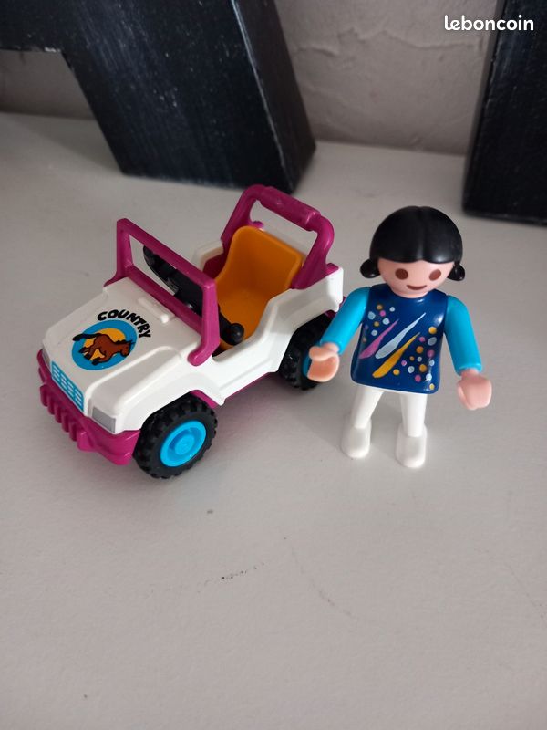 Figurine petite fille et voiture playmobil (image 1)