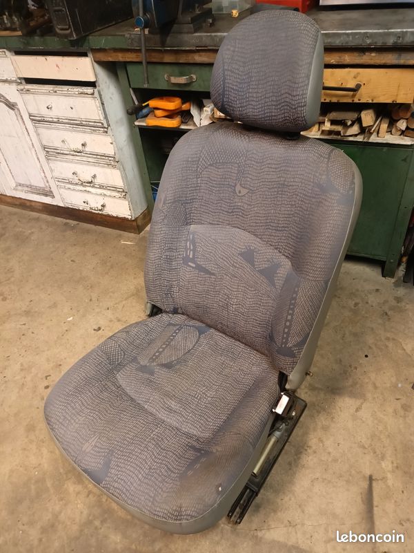 Siège Avant Droit Pour Passager - Renault Kangoo I Phase 1 - Cabine (état Occasion, Taché, Troué)