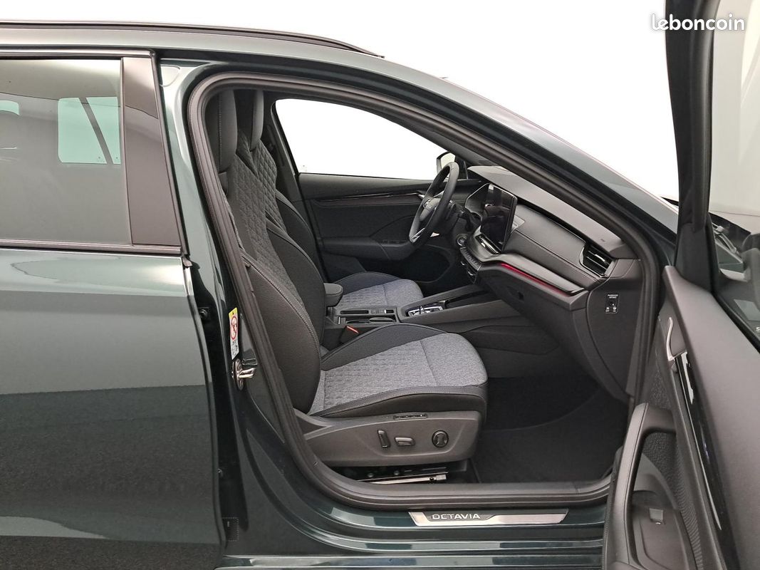 SKODA Octavia Combi 1.5 TSI Hybrid 150 ch ACT DSG7 Sportline (image 14)