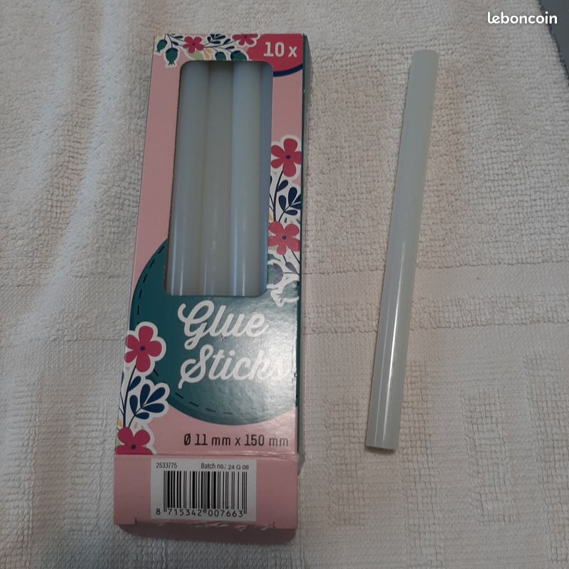 Pistolet à colle électrique neuf avec 1 bâton de colle (image 7)