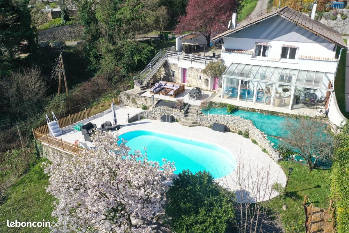 Maison 5 pièces 122 m² · à Veurey-Voroize · 122 m² · 625 000 €
