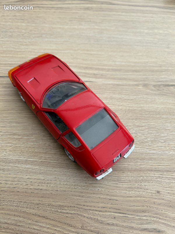 Voiture miniature Ferrari rouge 365GTB/4daytona majorette 1/24 (image 2)