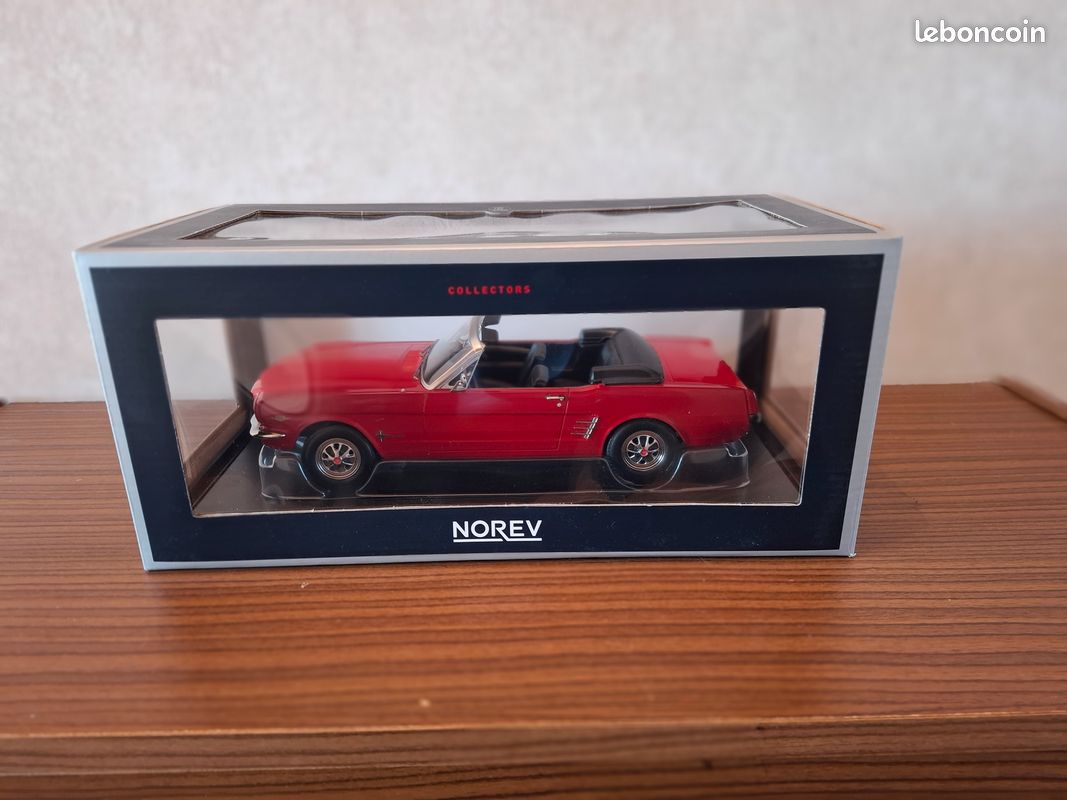 1:18 FORD MUSTANG Pony-Car 1966 Convertible Signal Flare Red Norev