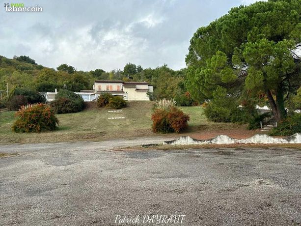 Immeuble 9 pièces 550 m²