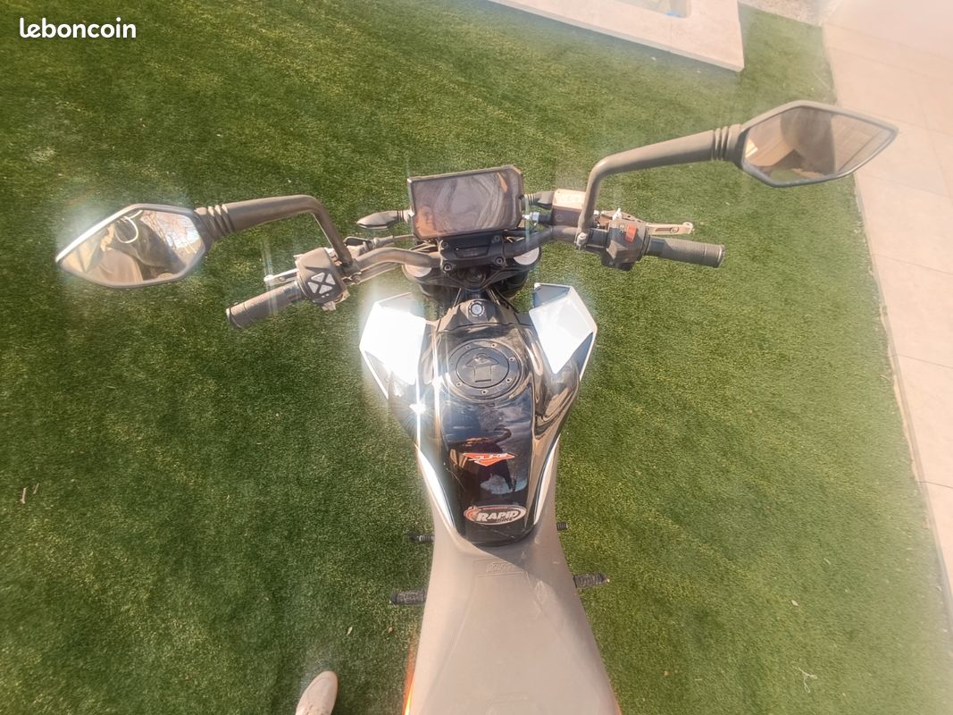 KTM Duke 125 2019- 6 400 kms- 1ère main - état proche neuf (image 3)