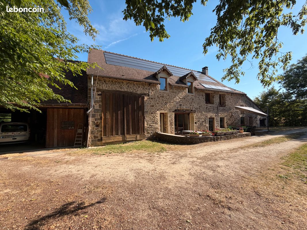 Maison 10 pièces 266 m² · à Collonge-en-Charollais · 266 m² · 362 000 €