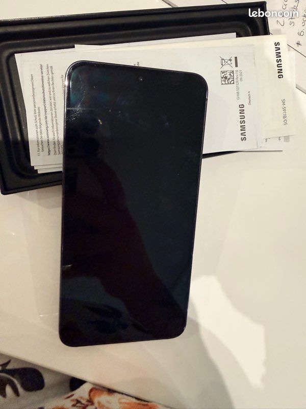 Samsung Galaxy S23 (image 1)