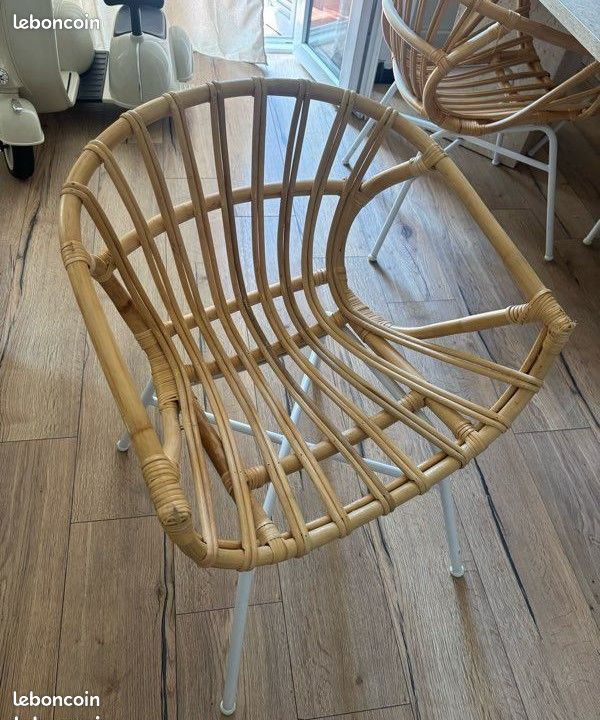 Joli fauteuil en rotin style vintage en très bon état (image 1)