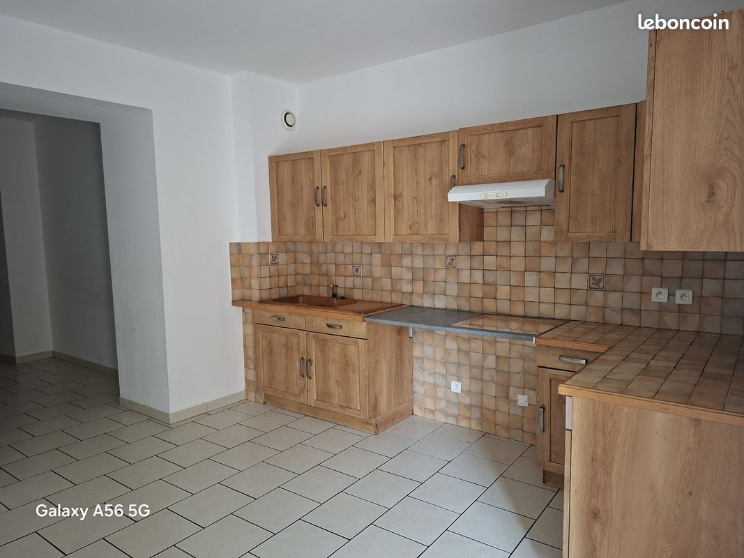 Maison 4 pièces 87 m² · à Tourves · 87 m² · 1 200 €/mois