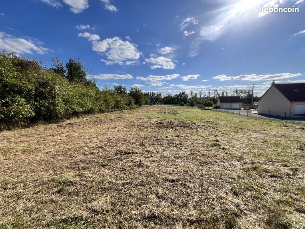 Terrain 1907 m² · à Thésée · 1 907 m² · 20 000 €