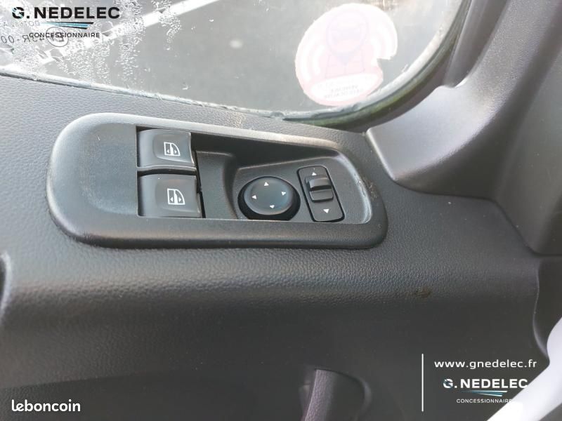 Renault Master Fg F3300 L2H2 2.3 Blue dCi 135ch Confort Euro6 (image 18)