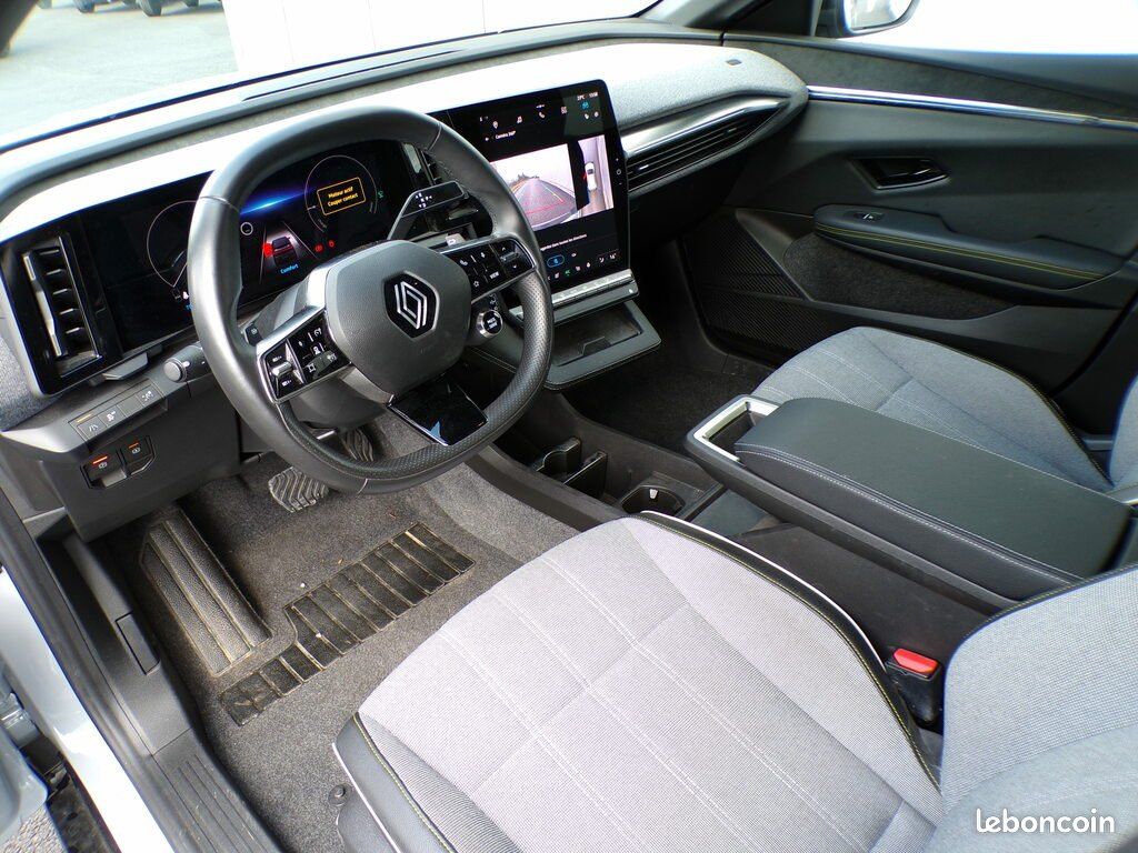 Renault Mégane E-TECH EV60 220 ch optimum charge Techno avec pack driving et vision (image 16)
