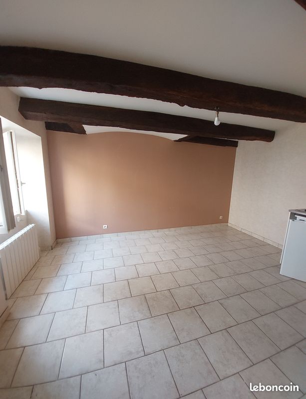 Appartement 1 pièce 15 m² · à Usson-du-Poitou · 15 m² · 290 €/mois