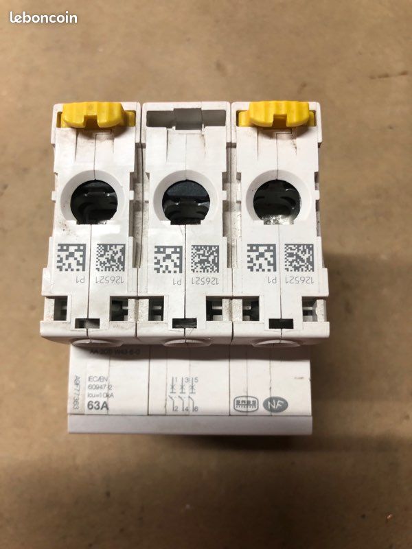 Disjoncteur IC60 N 3x63A ref A9F77363 (image 3)
