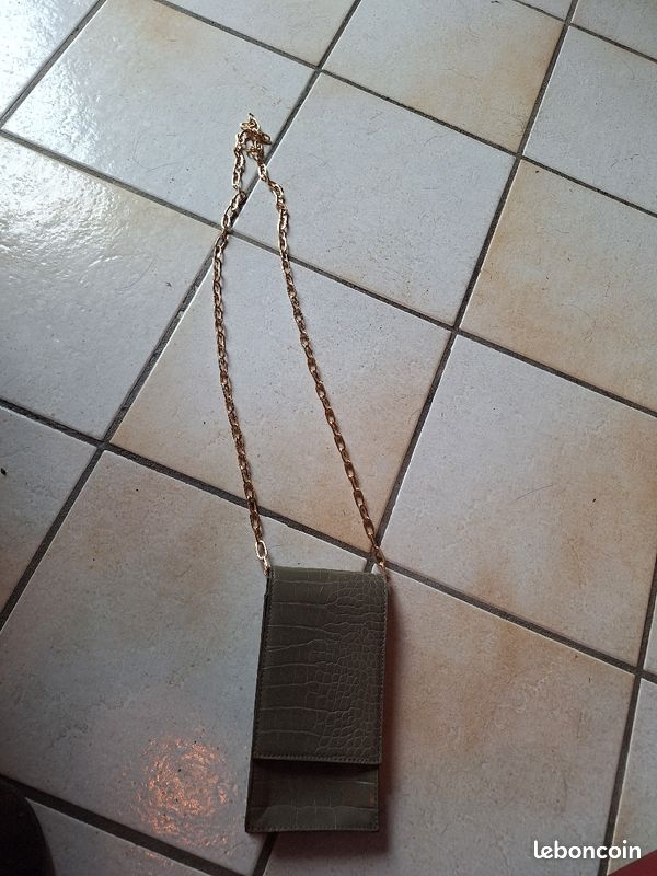 Sac bandoulière pour téléphone portable kaki et doré ,utilisé 1 fois (image 2)