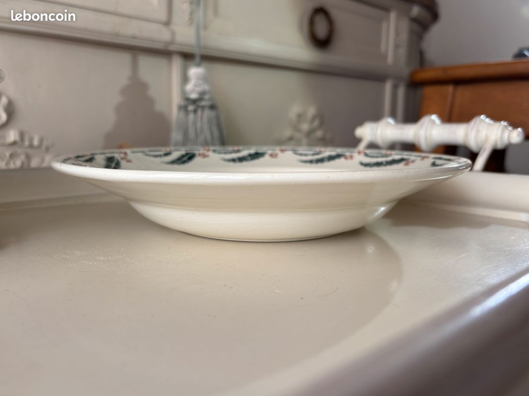Assiette en faïence de Lunéville | Antiquités Bastian