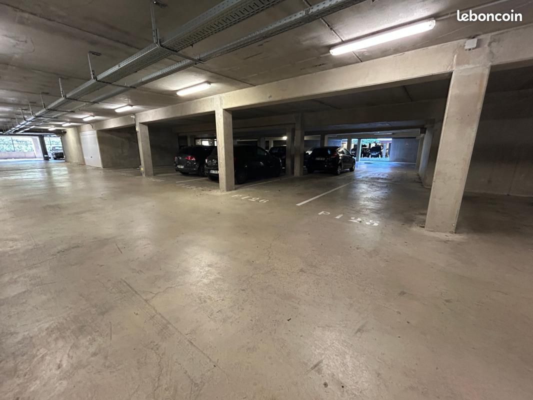 Garage/box Metz · 90 €