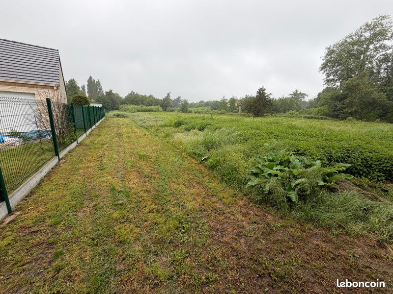 Terrain de 1 454 m² constructible – Libre constructeur – Proche accès autoroute · à Villemandeur · 60 000 €