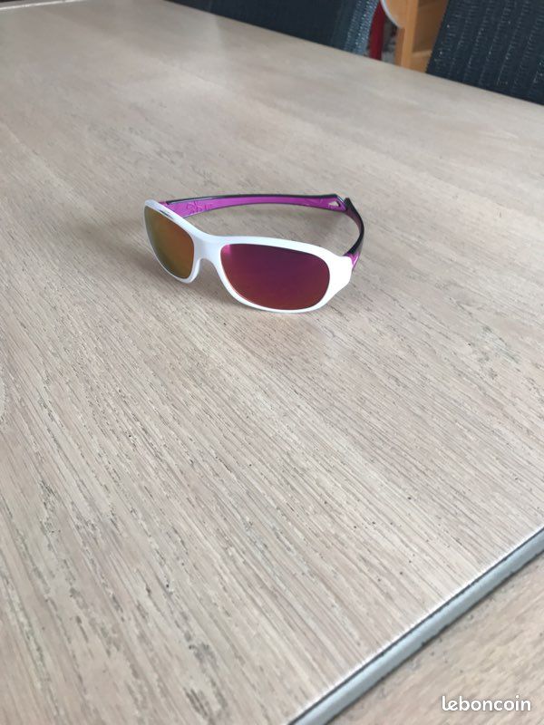 Lunettes de soleil fille (image 1)