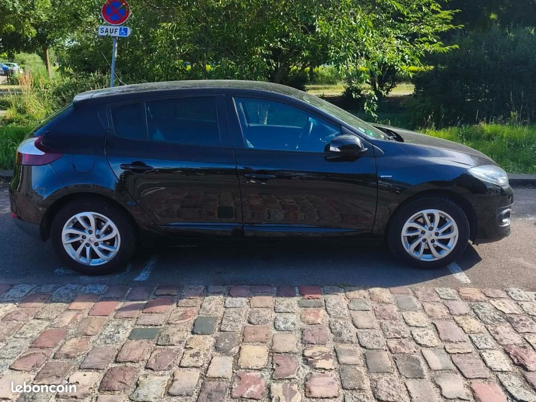 RENAULT MEGANE III BERLINE TCE 115 Energy eco2 Limited (image 3)