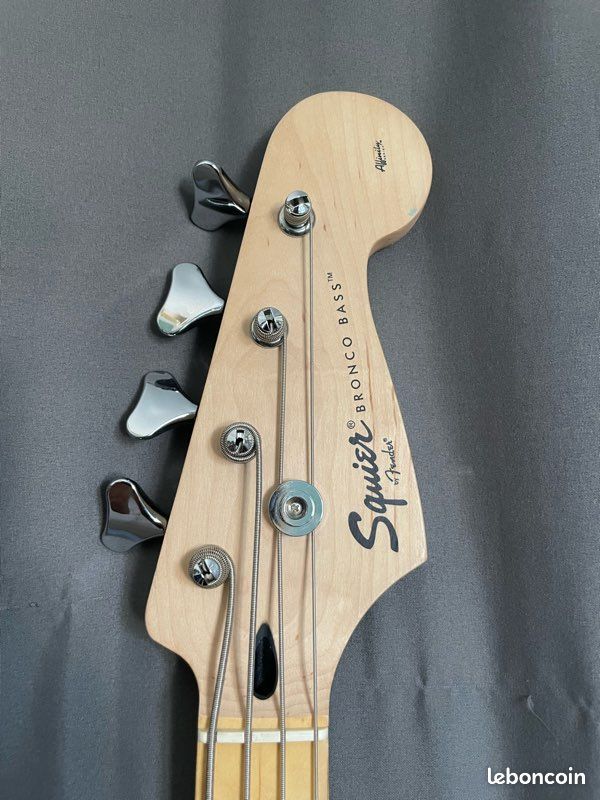 Pack basse Squier Bronco by Fender + ampli Fender Rumble 15 + housse + câble + sangle (image 5)