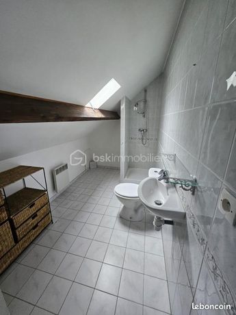 https://img.leboncoin.fr/api/v1/lbcpb1/images/de/0d/1a/de0d1aed67a6b023732bac311689f81af7917a57.jpg?rule=ad-image