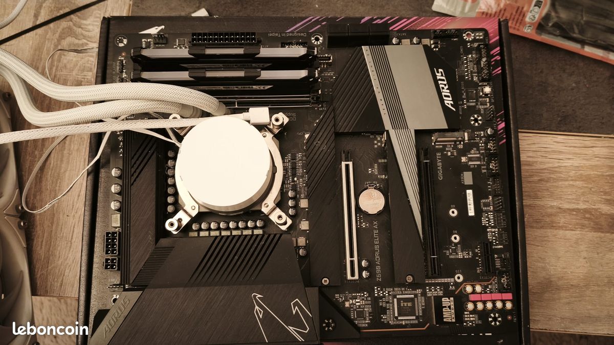 Z590 AORUS ELITE AX + i7 11700K + 2X8 go DDR4 CORSAIR VENGEANCE 3000MHZ + Cooler Master MasterLiquid ML240L V2 RGB White Edition (image 1)