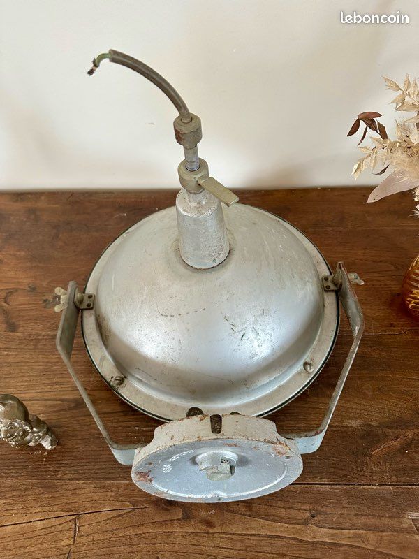 Ancien Projecteur Industriel BBT – Lampe Vintage Orientable Ø 37 cm – 4 Verres (image 7)
