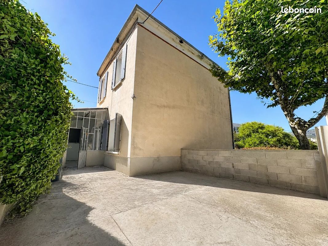 Appartement 4 pièces 102 m² · à Aubagne · 102 m² · 279 000 €