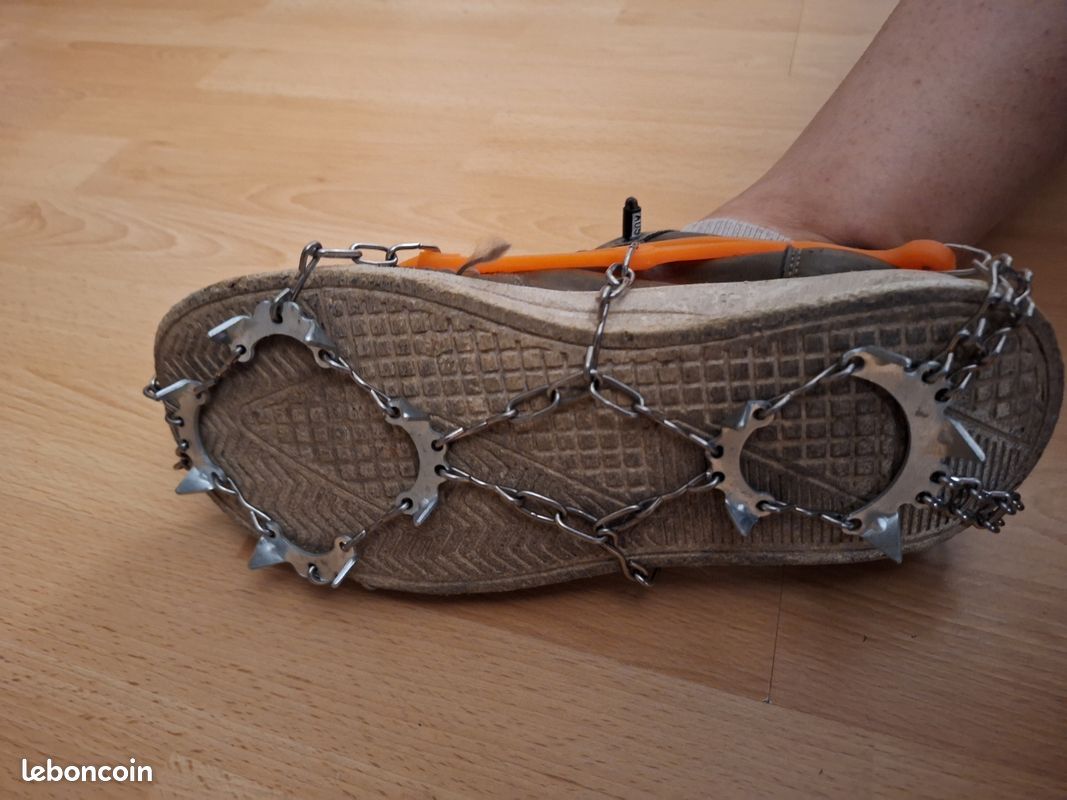 Crampons de randonnée (image 1)