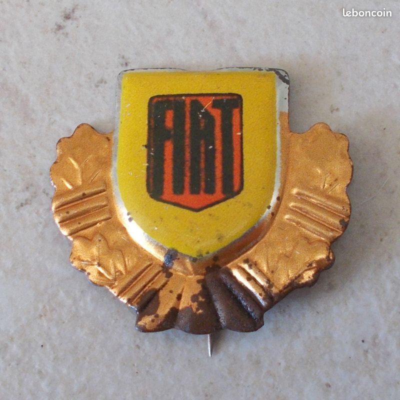 Badge Radiateur Voiture Vintage Rallye Merano 1979 - Italie - Occasion Collector