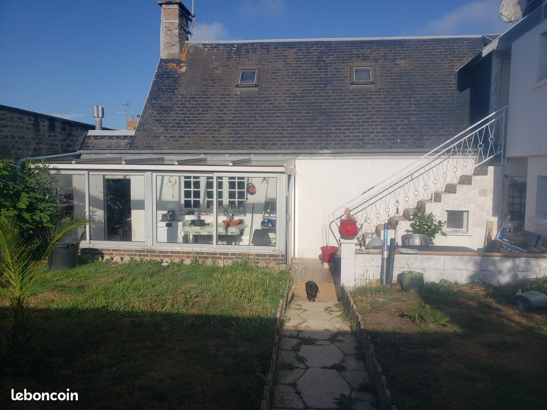 Maison 3 pièces 118 m² · à Sourdeval · 118 m² · 48 000 €