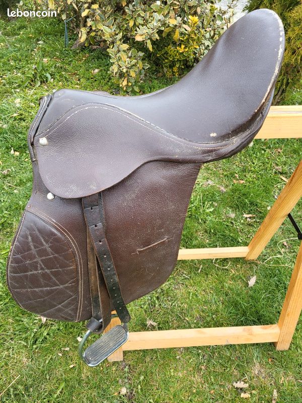 Étriers De Selle En Bois Courbé Craft Colt Avec Housse En Cuir, Foncé, Occasion
