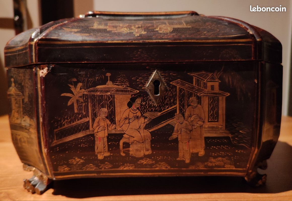 Boîte à thé chinoise ancienne en bois laqué noir et or (image 4)