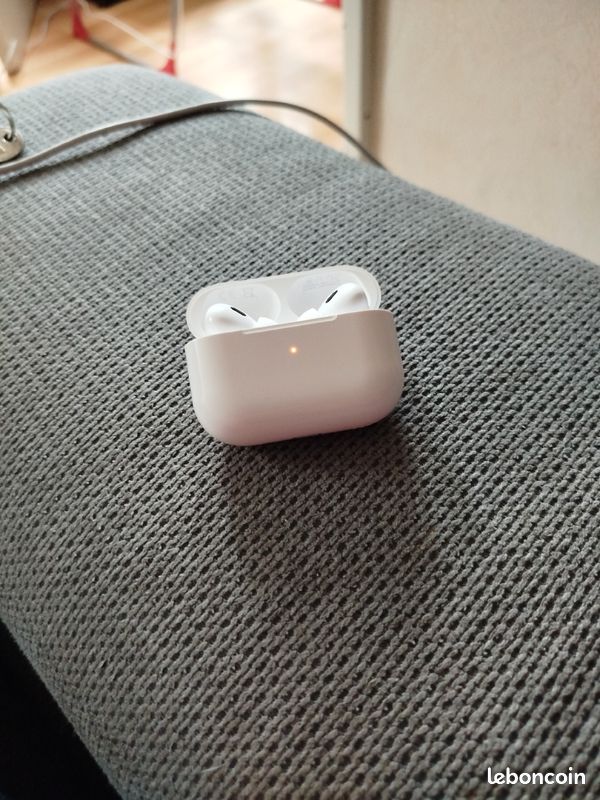 Air pods pro 2 (image 1)