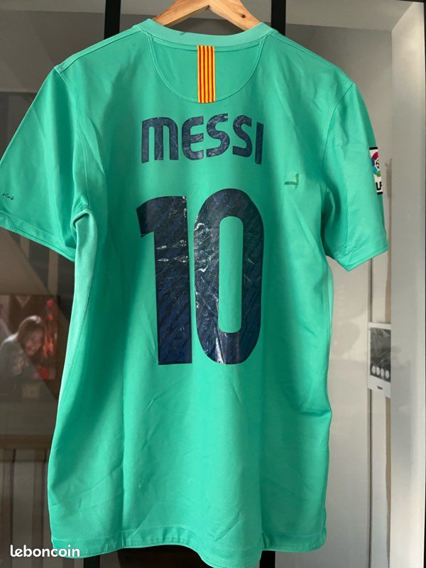 Maillot FC Barcelone Iniesta 8 2010-2011 Taille M (D'occasion) à Lausanne pour CHF 80 – avec livraison | Acheter sur