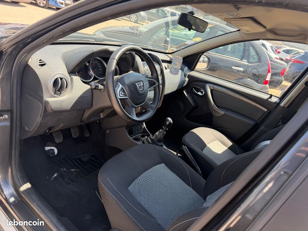 DACIA DUSTER dCi 110 4x2 Black Touch 2017 (image 9)