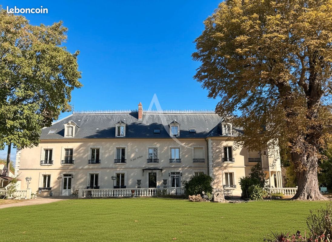 Maison 29 pièces 654 m² · à Coubert · 654 m² · 1 690 000 €