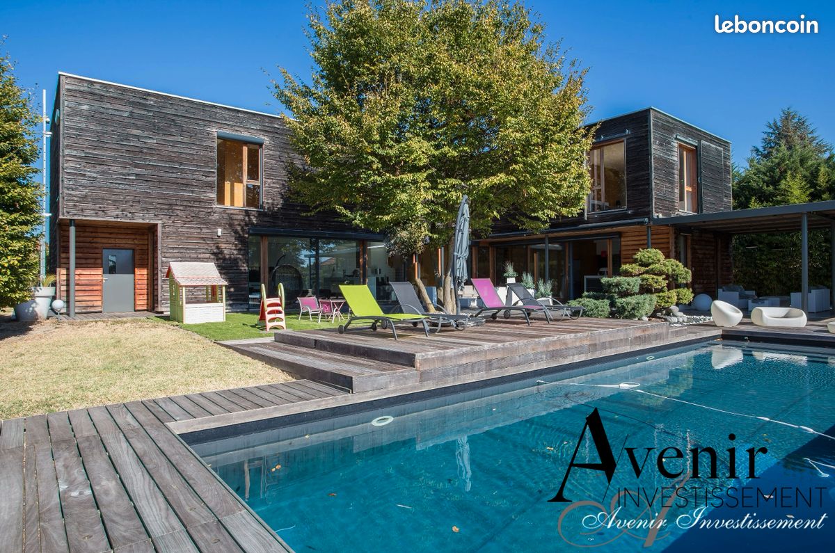 Maison 7 pièces 320 m² · à Neyron · 320 m² · 6 000 €/mois