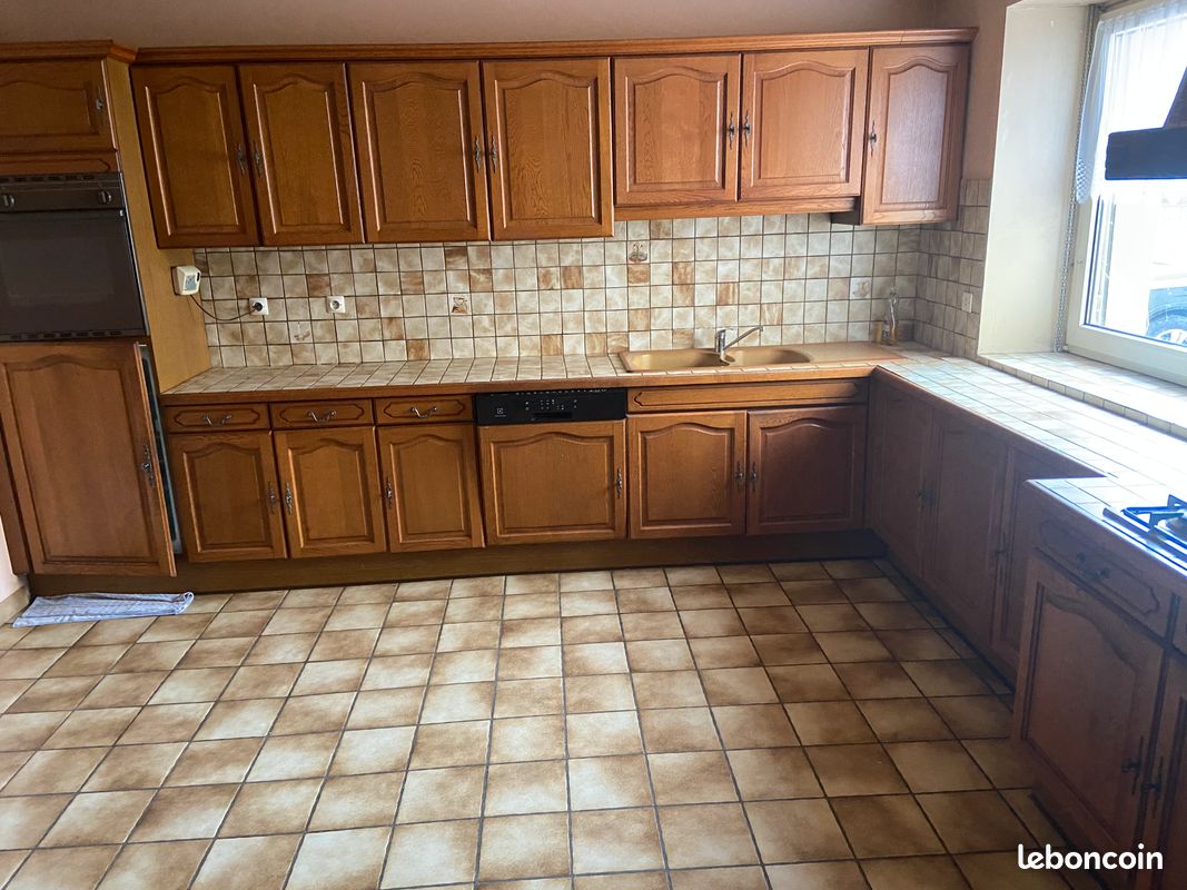 Maison 8 pièces 250 m² · à Manderen-Ritzing · 250 m² · 395 000 €