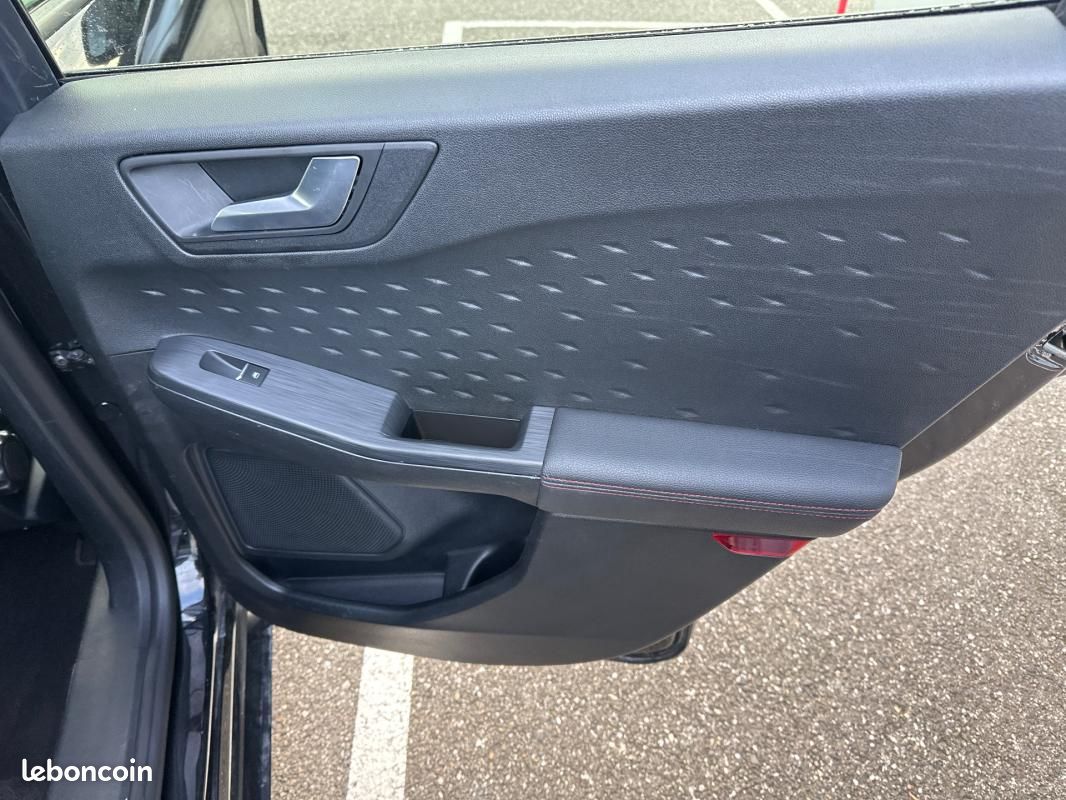 Ford Kuga 1.5 EcoBlue 120 S&S BVA8 ST-Line (image 12)