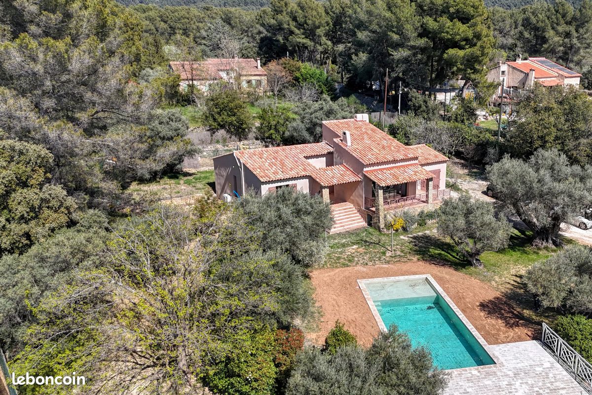 Maison 5 pièces 124 m² · à Le Beausset · 124 m² · 735 000 €