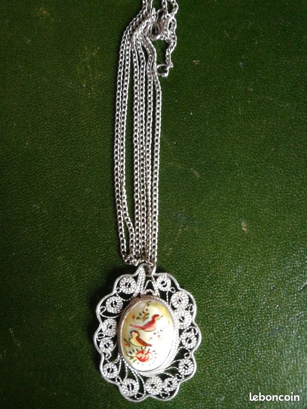 Pendentif argent ciselé peint à la main (image 2)