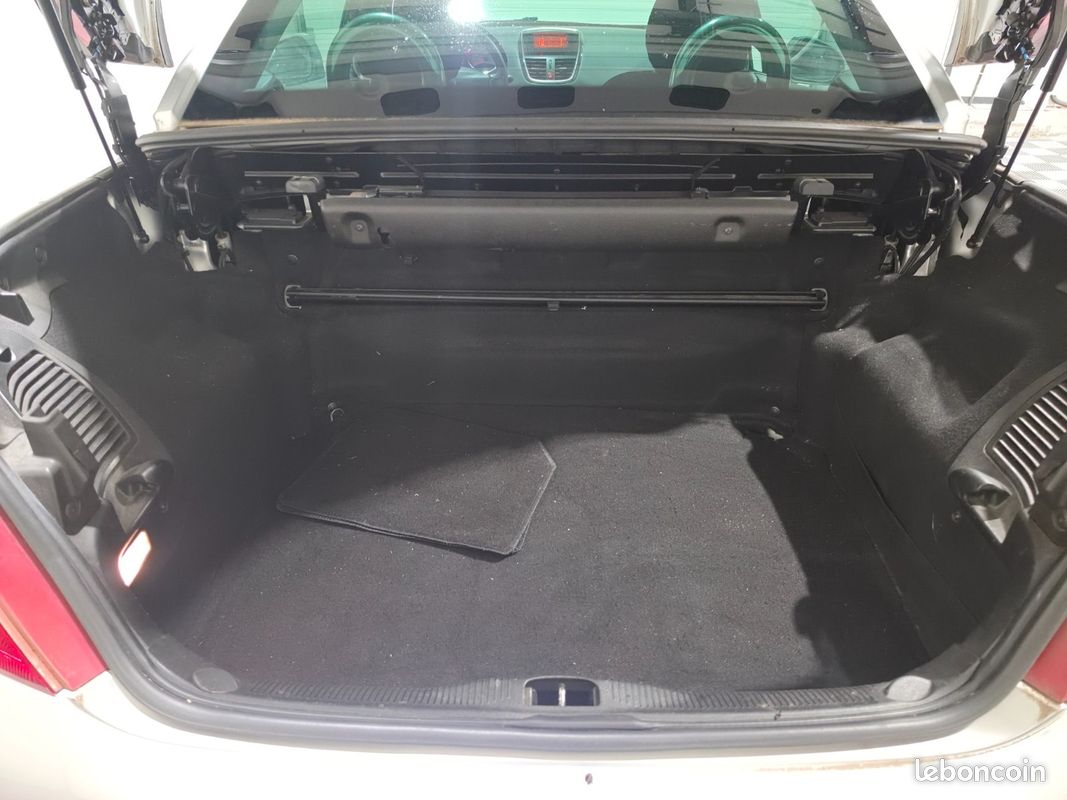 PEUGEOT 207 CC 1.6 HDi 112ch FAP BLUE LION Sport (image 12)
