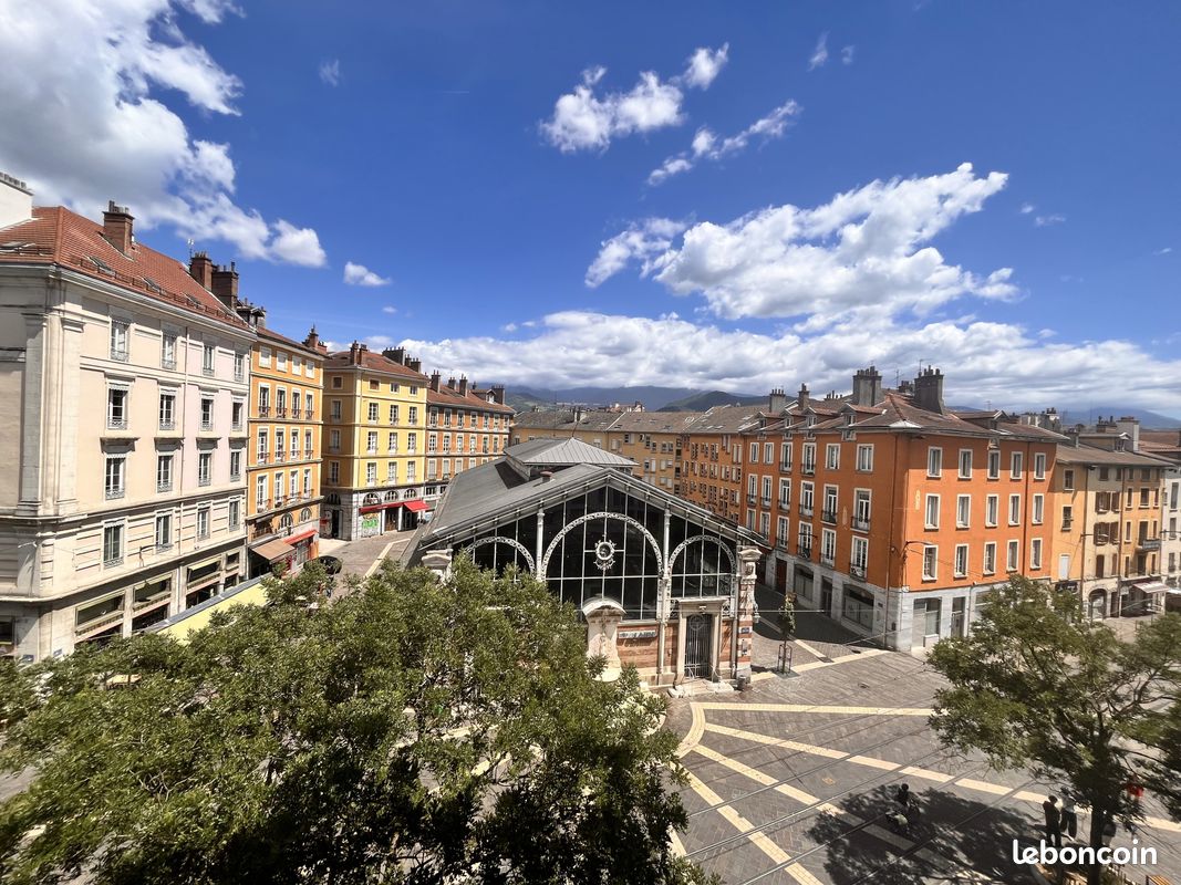 Appartement 2 pièces 80 m² · à Grenoble · 80 m² · 235 000 €